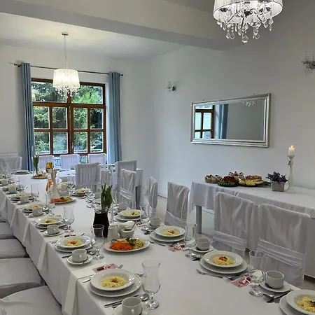 Szálloda I Restauracja Borowianka