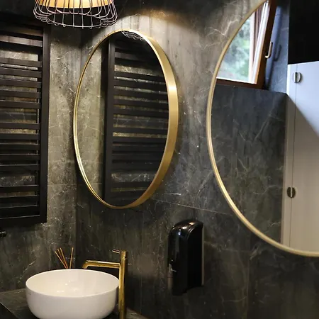 ホテル I Restauracja Borowianka オストルフ・ビエルコポルスキ