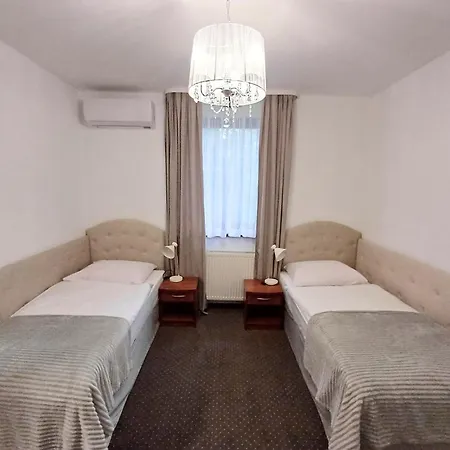 Hotel I Restauracja Borowianka