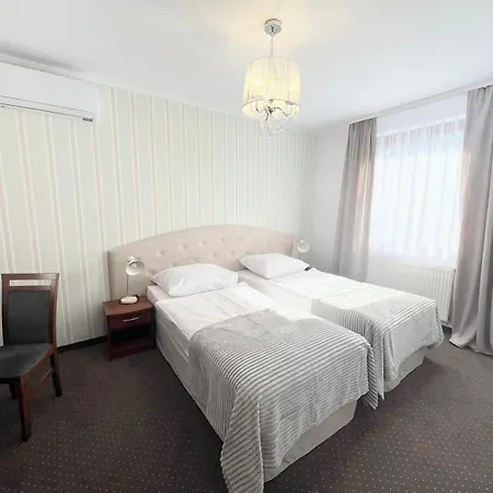 I Restauracja Borowianka ホテル