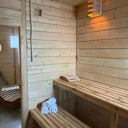 ホテル I Restauracja Borowianka 3*