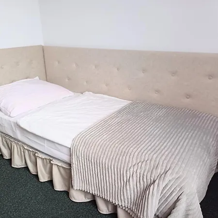 I Restauracja Borowianka Szálloda 3*